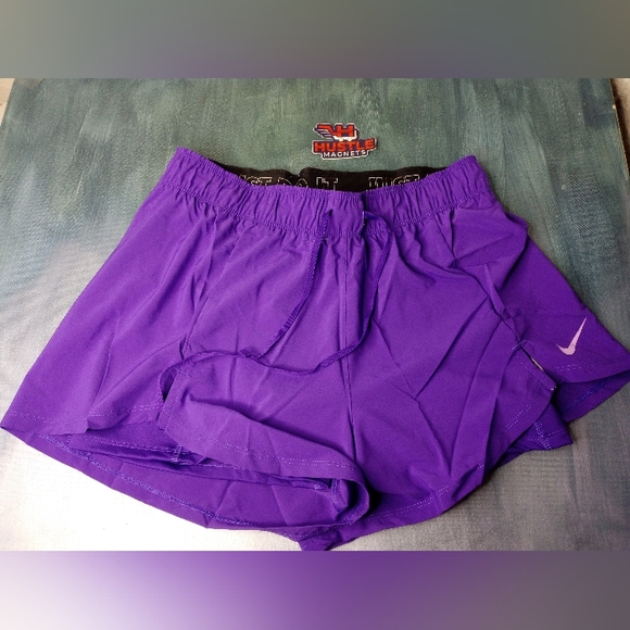 Nike Women's Dri Fit Training Shorts Sz Large New - Picture 1 of 8